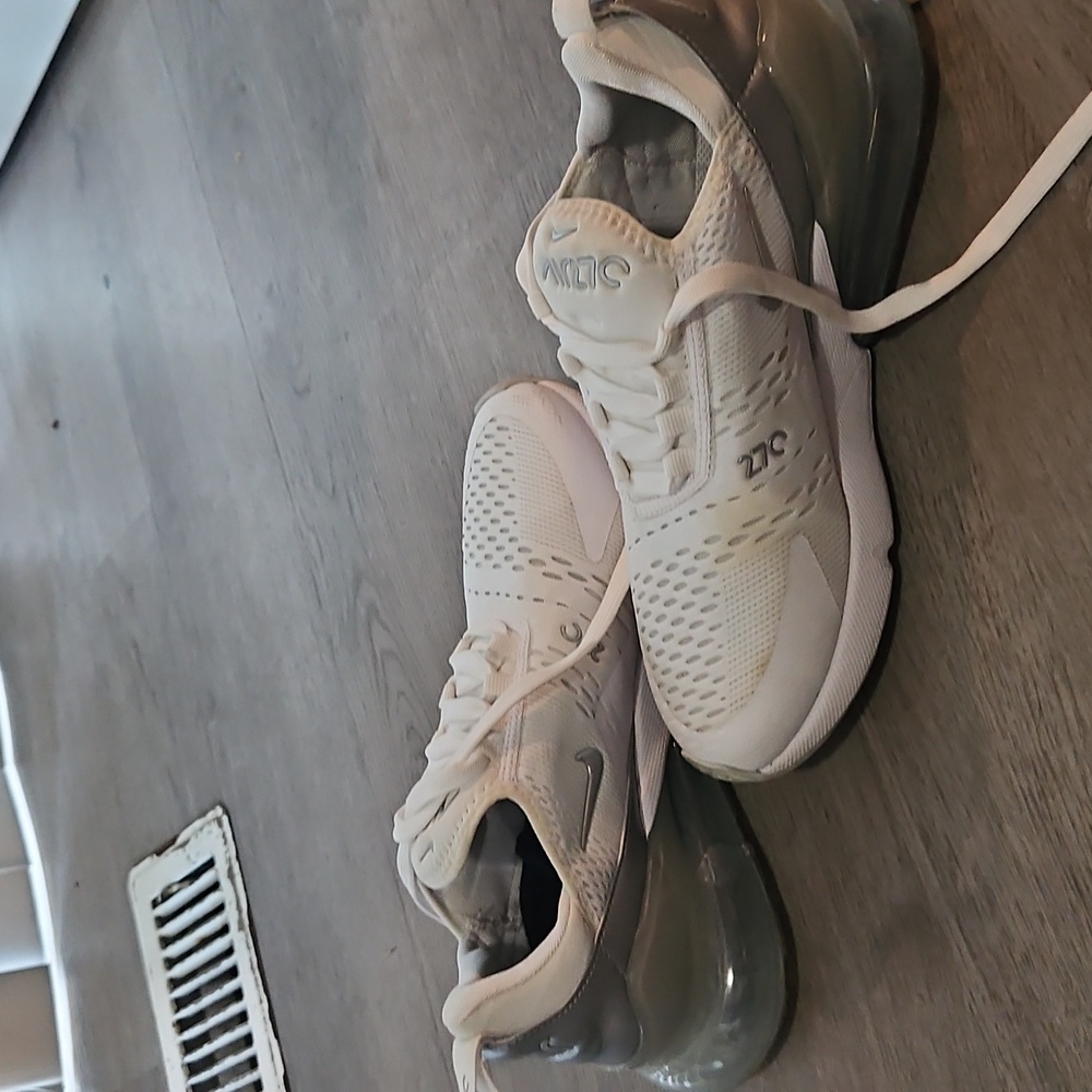 Nike Air Max 270 - Picture 12 of 12